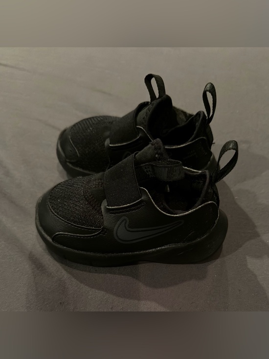 Nike Other - Nike Kids Black Slip flex sneakers